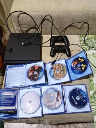 Продам PlayStation 4