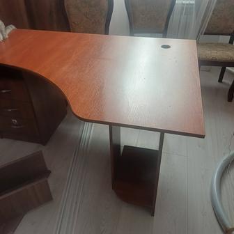 Срочно.Стол компьютерный Б/У.