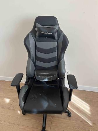 Продам кресло dxracer