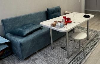Диван, стол стульчикатрымен бірге сатамын