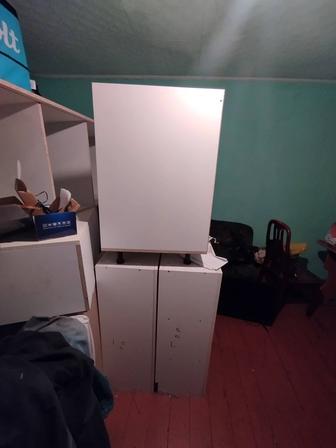 Кухонный гарнитур новый собранный не до конца