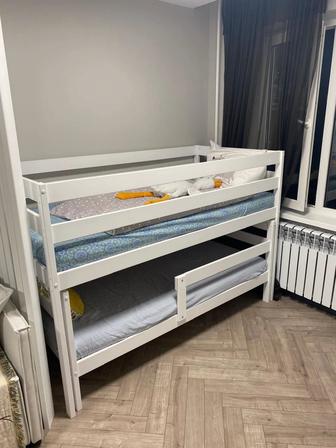Двухъярусная деревянная кровать за полцены в идеальном состоянии