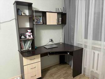 Стол компьютерный