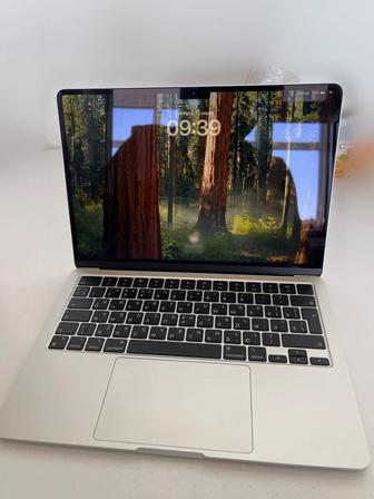 MacBook Air M2 (13) 2022 8 ГБ / 256 ГБ SSD Идеальное состояние