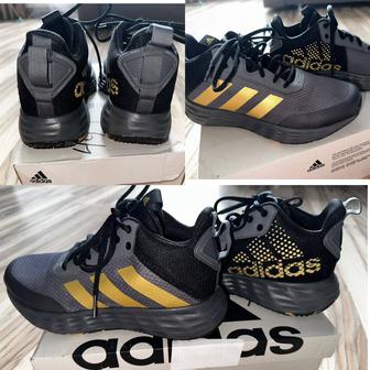 Кроссовки Adidas