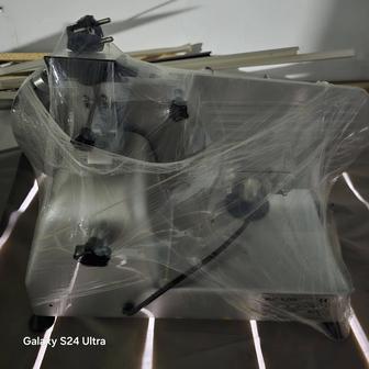 Продам слайсер новый