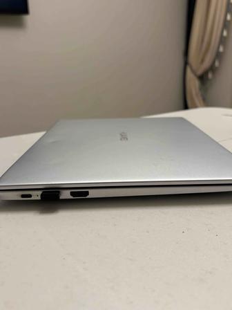 Huawei MateBook 2021 / 8GB / 256GB SSD / Серый