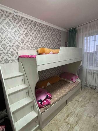 Продам двухъярусную кровать