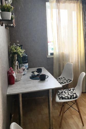 Стол кухонный