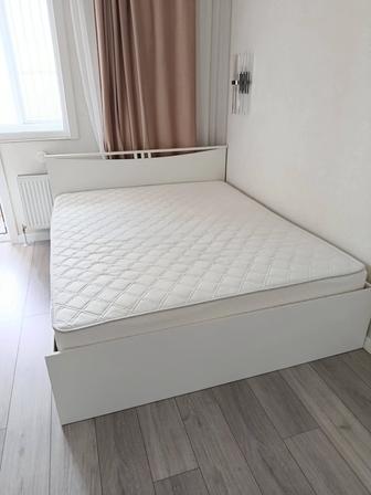 Продам двуспальную новую кровать с ортопедическим матрасом.