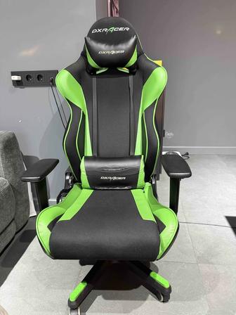 Игровое кресло Dxracer зеленое