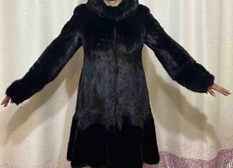 Продам норковую шубу черного цвета с капюшоном!!!