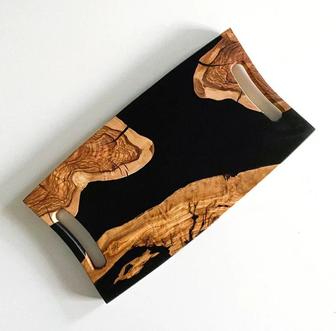 Подносы разделочные доски из дерева с эпоксидной смолой