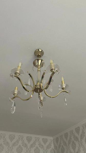 Срочно продам люстра
