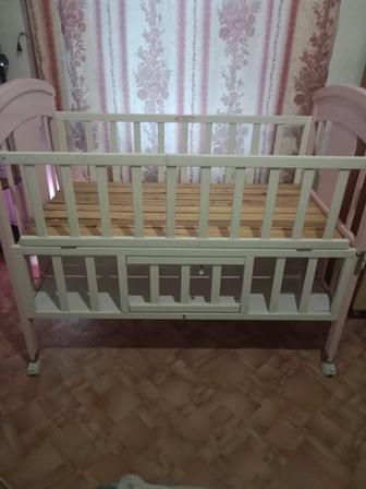 Продам детскую кроватку