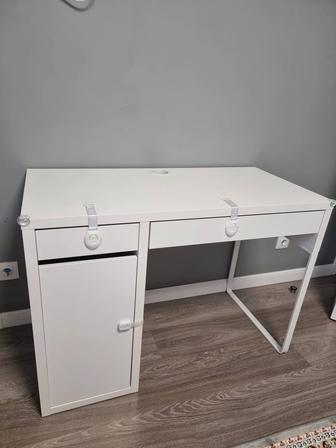 Письменный стол Икеа Микке