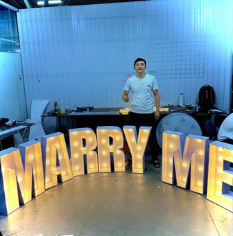 Буквы Marry me неонывые вывески