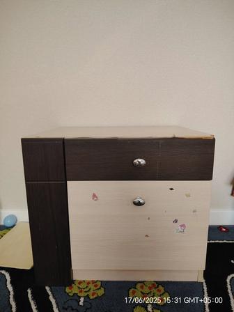 Продам 2 тумбочки прикроватные