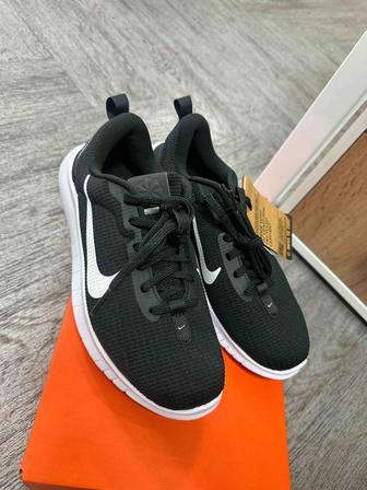 Новые кроссовки оригинал Nike