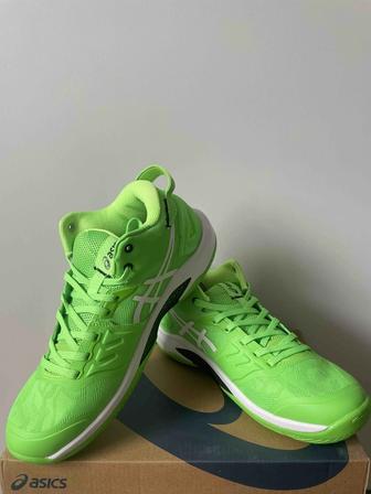 Волейбольный кроссовки ASICS