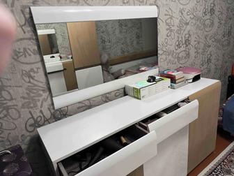 Комод и зеркало