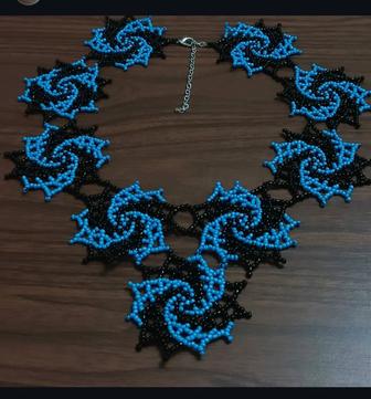 Продам колье из бисера