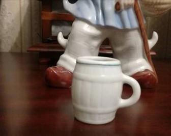 Куплю статуэтку ГДР как на фото.