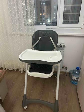 Детский стульчик для кормления