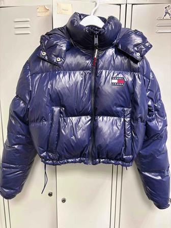 Продам куртку Томми оригинал женская на зиму в отличном состоянии размер 46