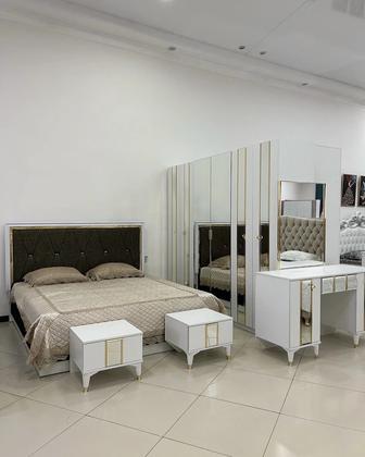 Продается спальный гарнитур