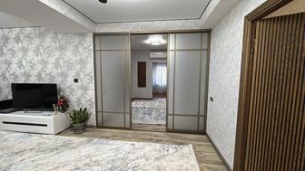 Поклейка обоев профессионально.