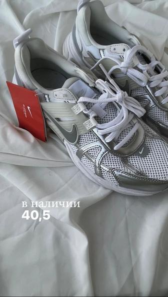 Новые оригинальные кроссовки Nike V2K