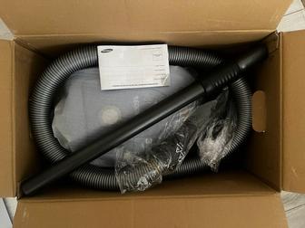 Новый пылесос Samsung в упаковке.
