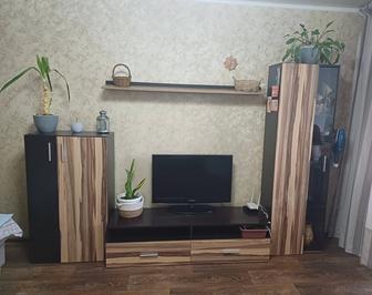 Продам стенку для гостиной или спальной комнаты б/у состояние хорошее