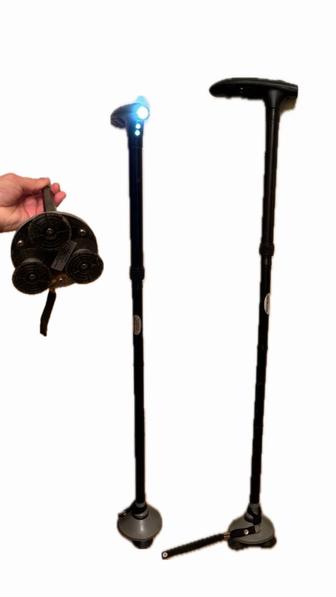 Трость опорная с резиновой присоской и фонариком