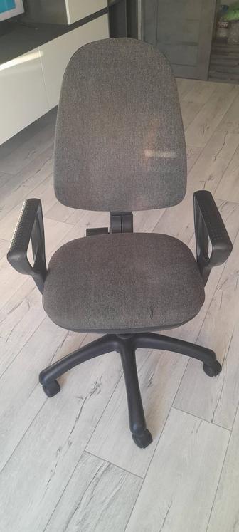 Продам компьютерный стул