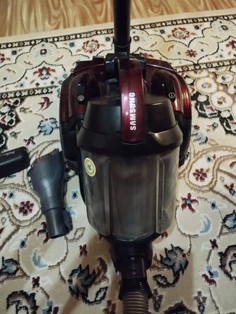Пылесос Самсунг.