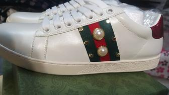 Женская обувь, кроссовки ( кожа)