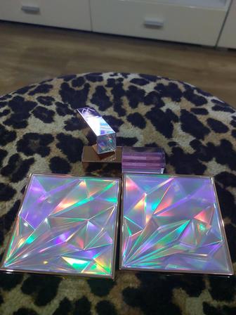 Косметика производства Италия.губная помада..блеск для губ..тени..румяна