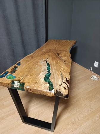 Дизайнерский стол