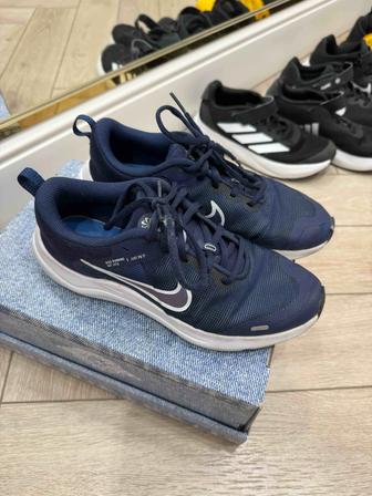 Продам кроссовки для мальчика