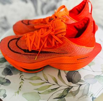 Продам кроссовки беговые