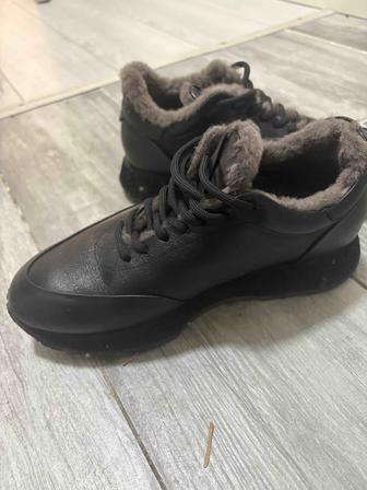 Кроссовки зимние