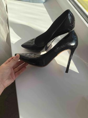 Продам туфли Basconi