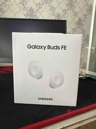 Продам наушники Samsung galaxy Buds FE