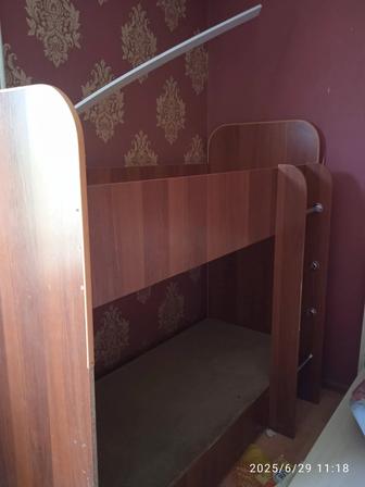 Двухъярусная кровать