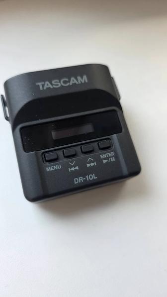 Диктофон с петличным микрофоном, Tascam DR-10L