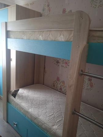 Продам двухъярусную детскую кровать .Б/у. Состояние отличное .