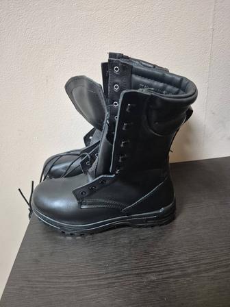 Срочно продам берцы зимние, новые
