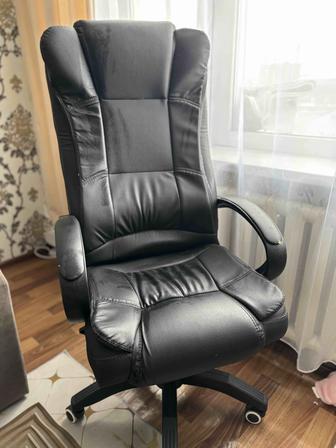 Продам офисное кресло.